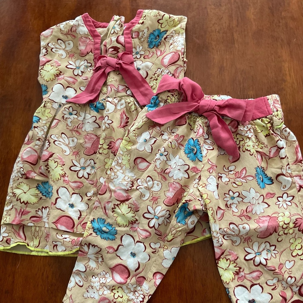 Adorable Marc Jacobs 2 Piece Spring/Summer Outfit For Your Babe!